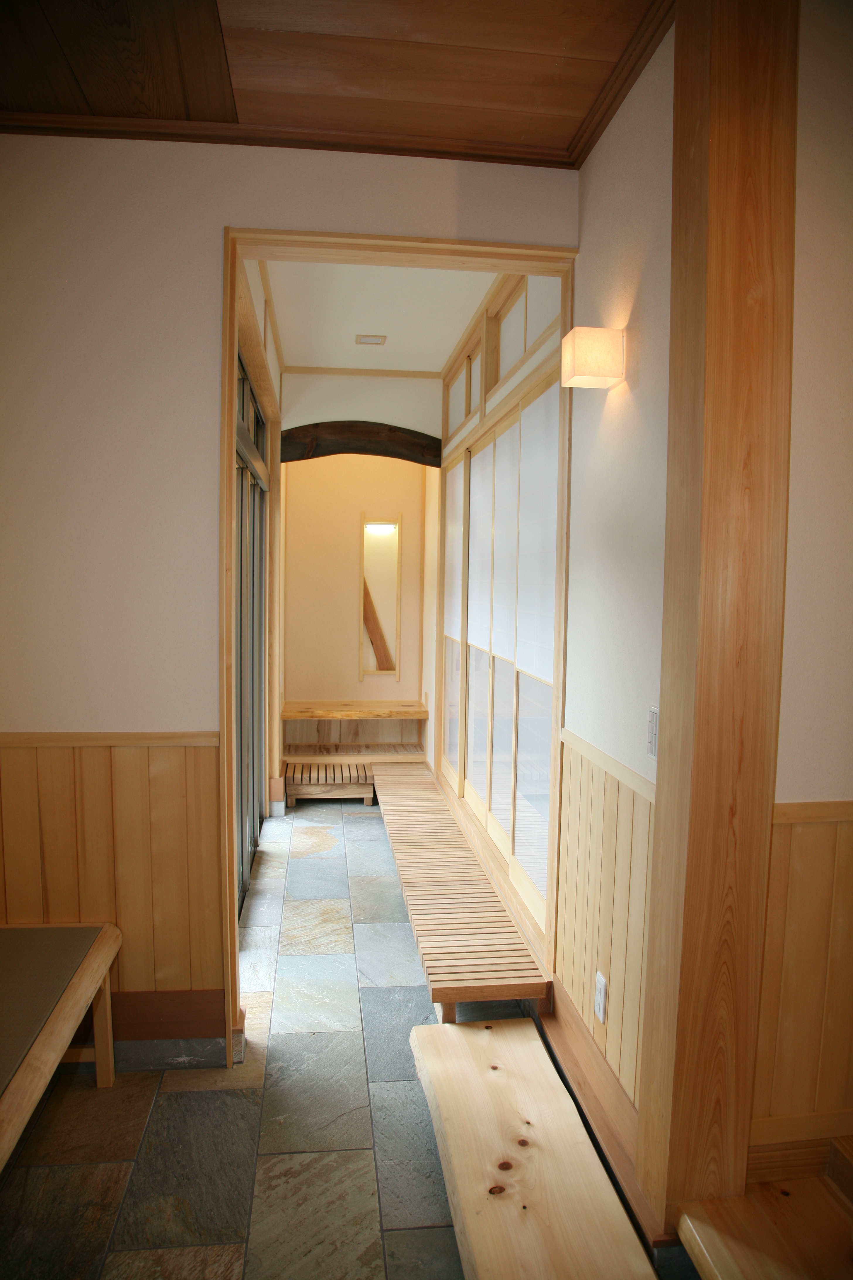 鯖江市 玄関土間は陽だまり茶房 の家 木の香の家 伍代工務店